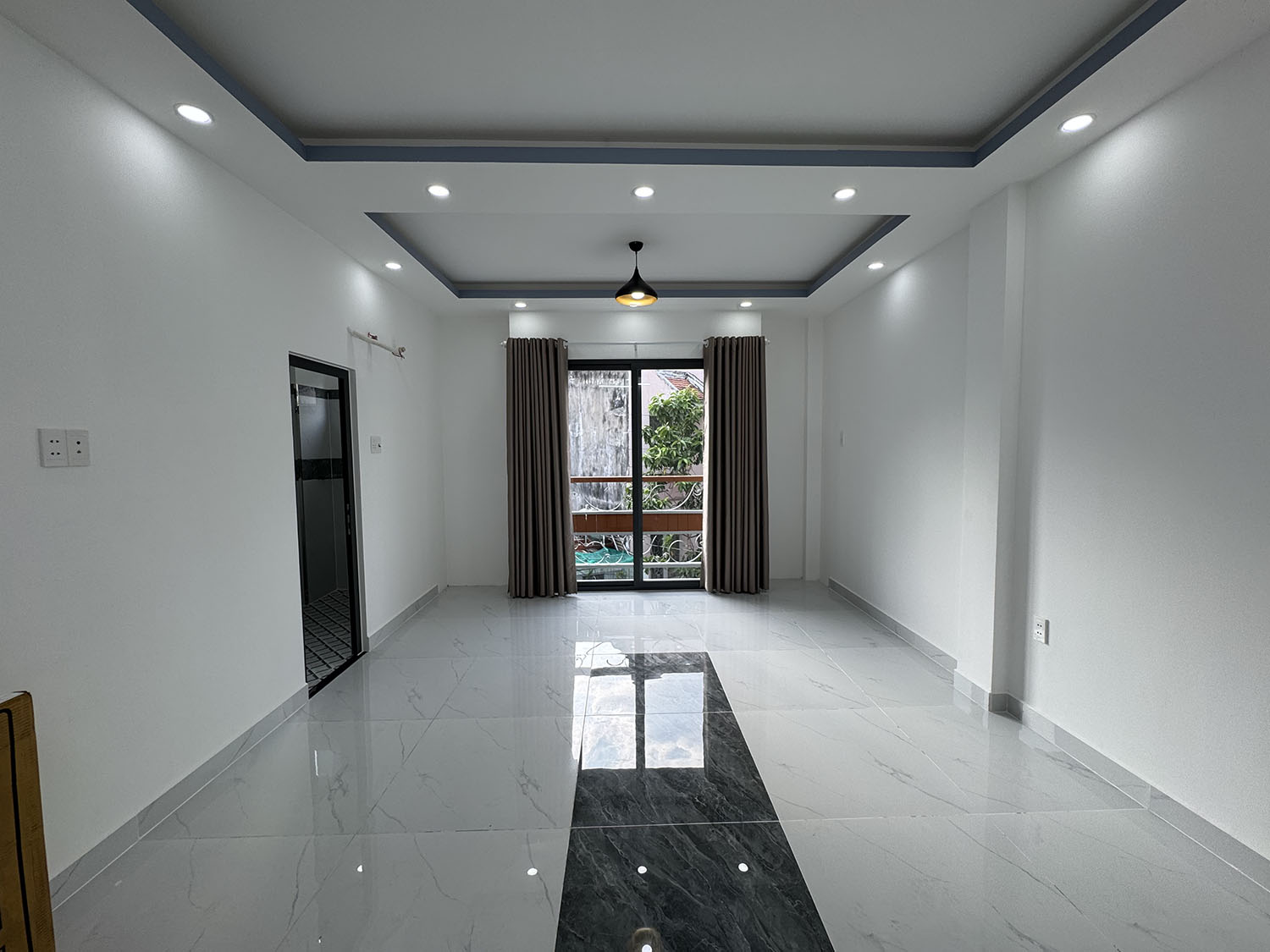 Tuyệt phẩm biệt thự mini 3 lầu, góc 2 mặt tiền hẻm 2 xe hơi 7 chỗ tránh nhau khu VIP Đặng Văn Ngữ